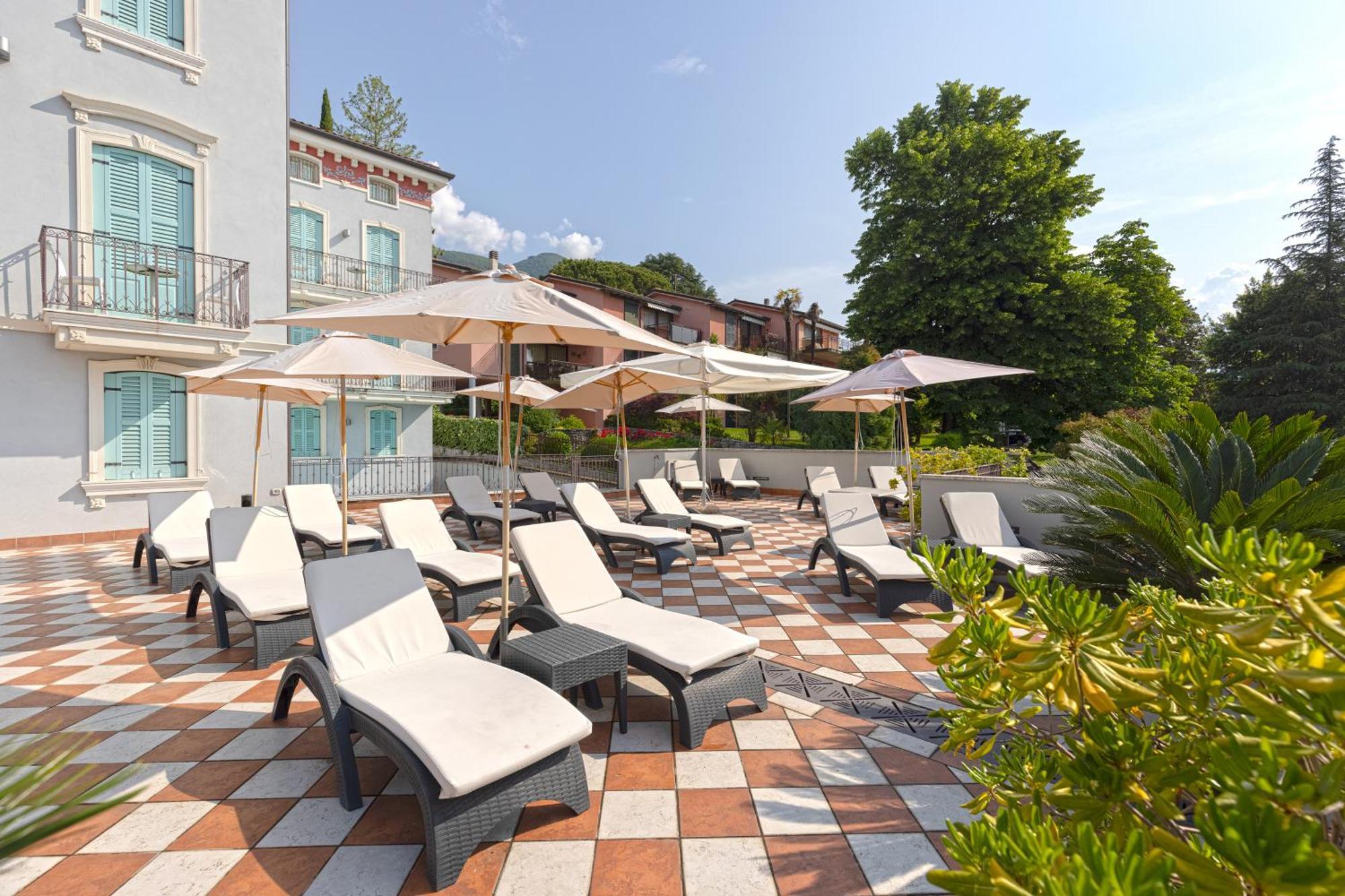Gardone Palace Hotel Гардоне Ривера Екстериор снимка